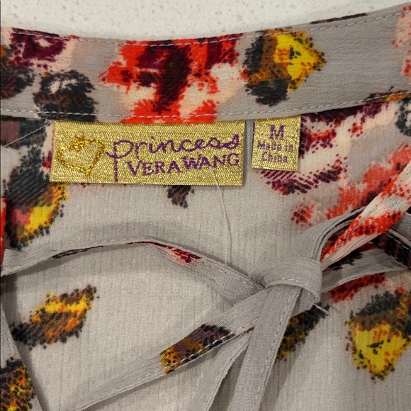 Vera Wang Floral Blouse in Gray and Red - Picture 3 of 6